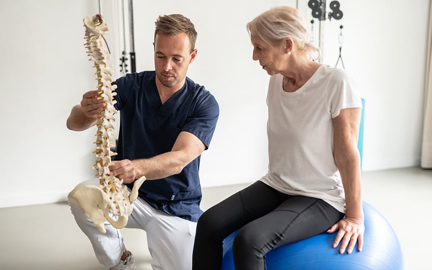 Patient-Education-on-the-Spine_880x550.jpg