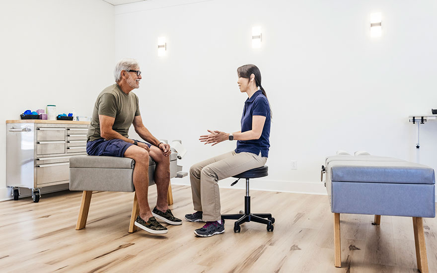 Physical-therapist-footwear-assessment_880x550.jpg